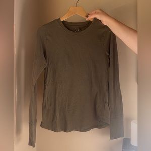 GAP long sleeve feather tee